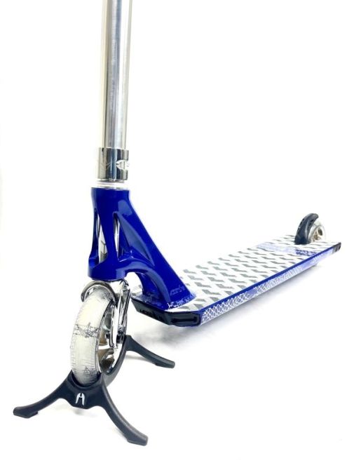 Blunt AOS V5 Reaper Custom Scooter