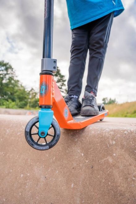 Dominator Trooper Scooter Teal Black