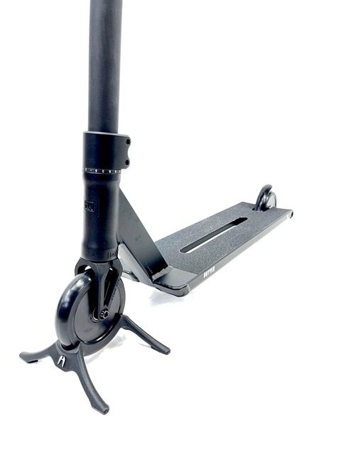 UrbanArtt Champ "M" Scooter Black