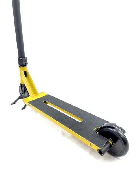 UrbanArtt Champ "L" Scooter Yellow Black